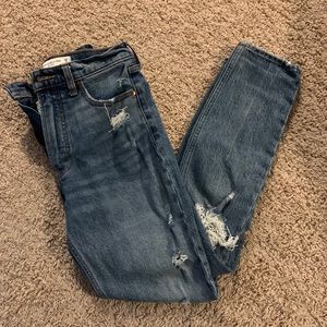 Abercrombie & Fitch The Skinny High Rise Jeans